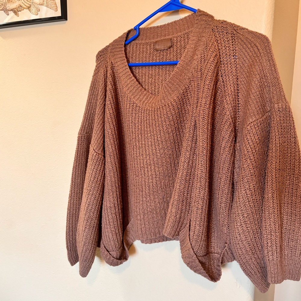 3/4 sleeve cropped sweater - Picture 2 of 3